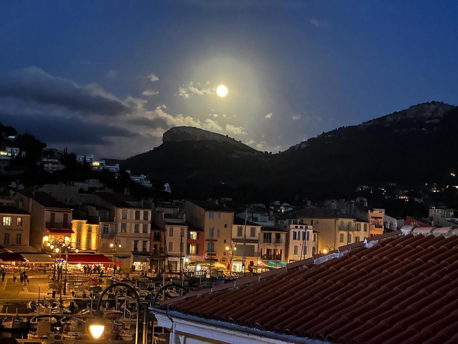 Cassis, le Grand Bleu, triplex vue mer, port plage 10mn à pieds Esterno foto