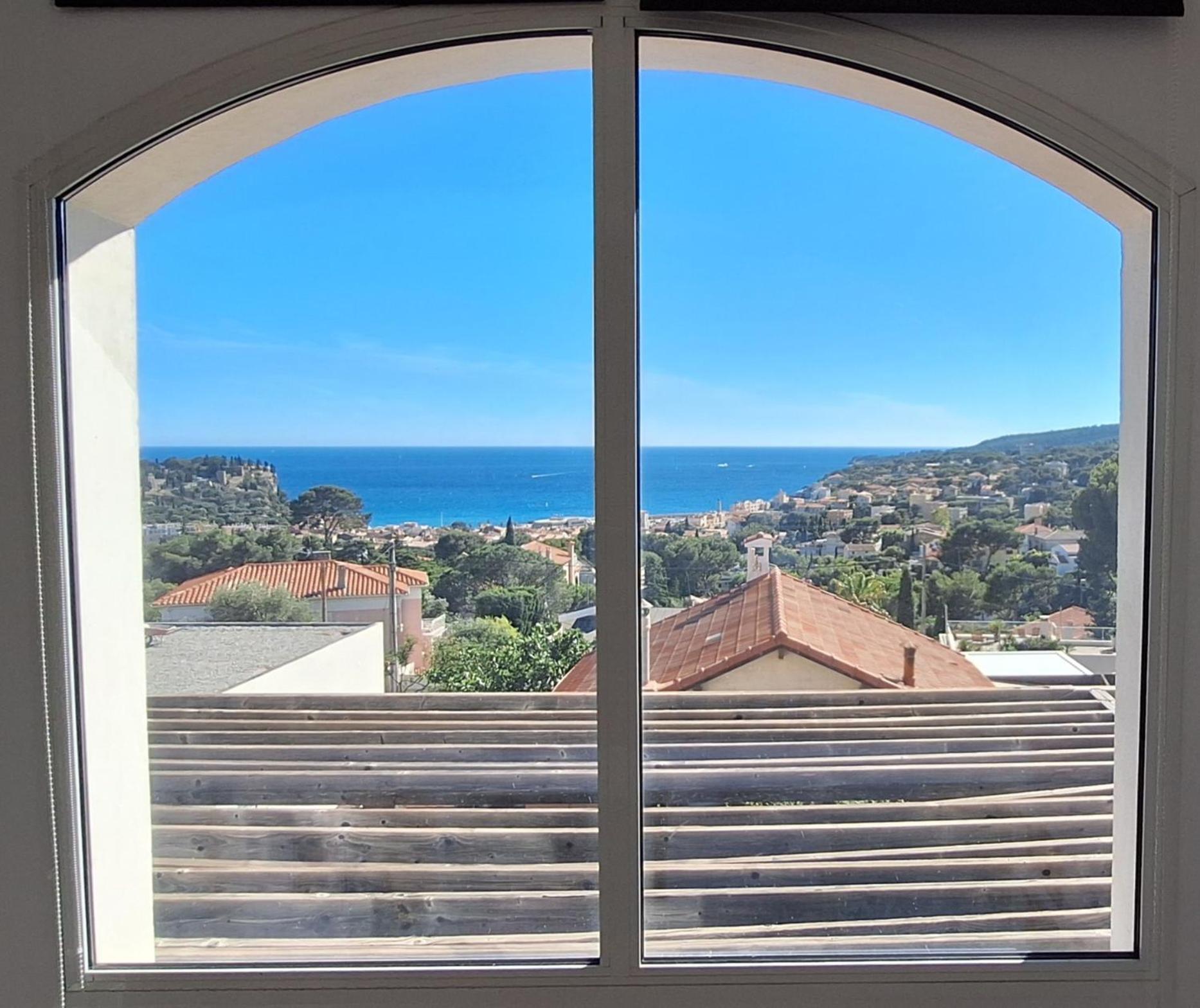 Cassis, le Grand Bleu, triplex vue mer, port plage 10mn à pieds Esterno foto